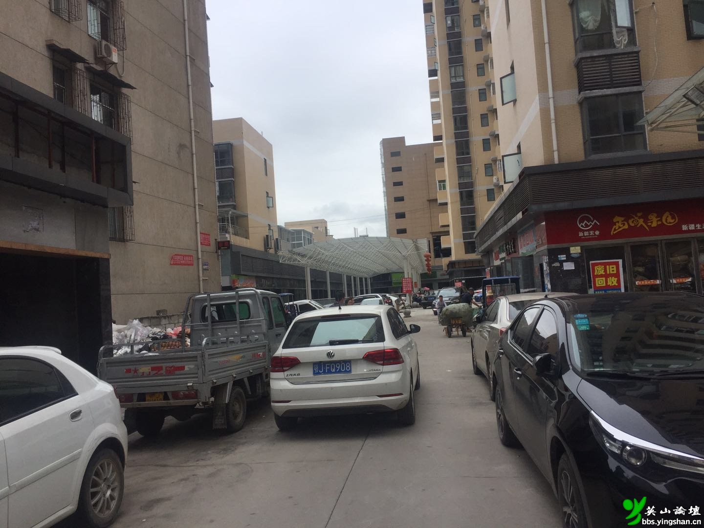 废旧回收进小区严重扰民环境污染物业不作为找